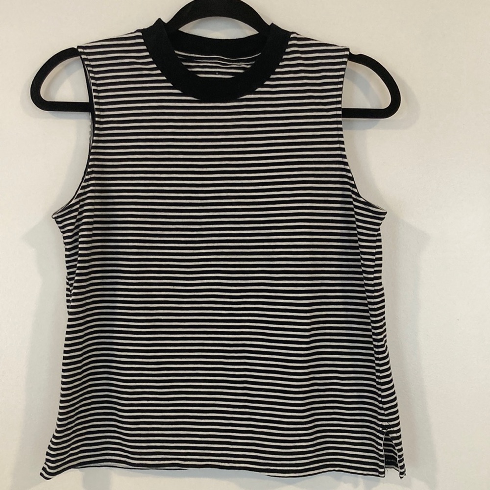 Everlane Muscle tank
